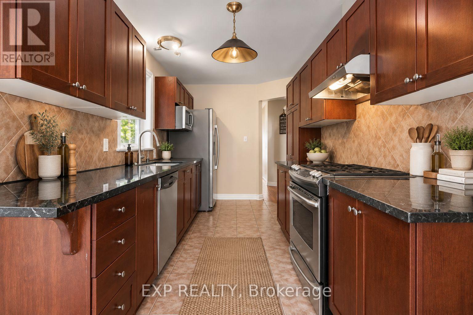 4077 Kelly Farm Drive, Ottawa, Ontario  K1T 4J3 - Photo 9 - X13813432