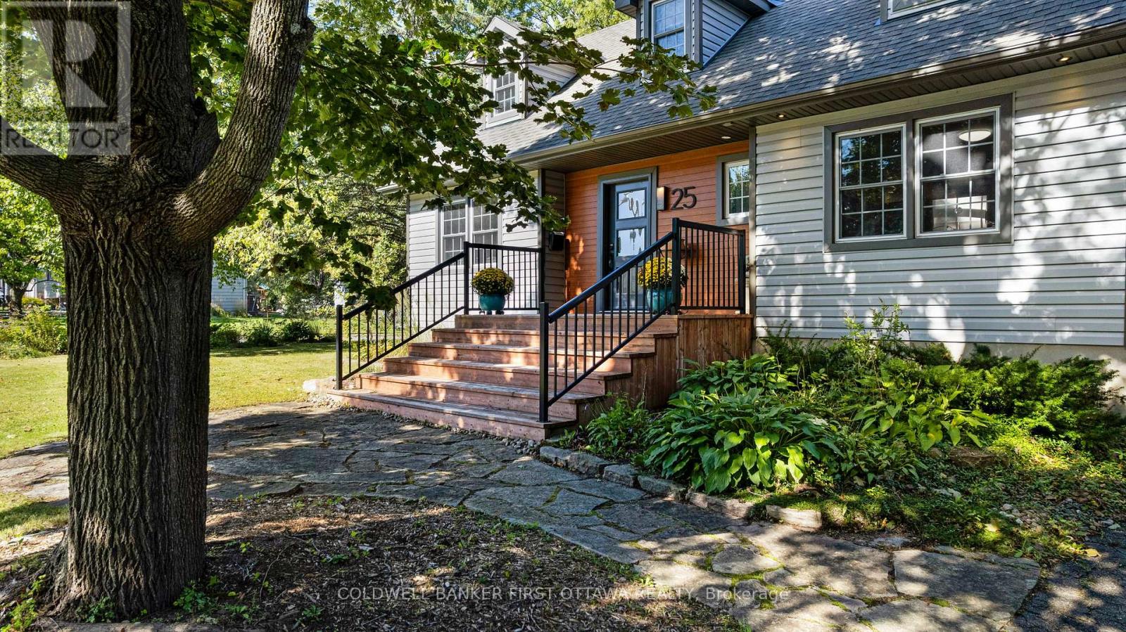 25 Robert Road, Perth, Ontario  K7H 3L2 - Photo 3 - X13813482