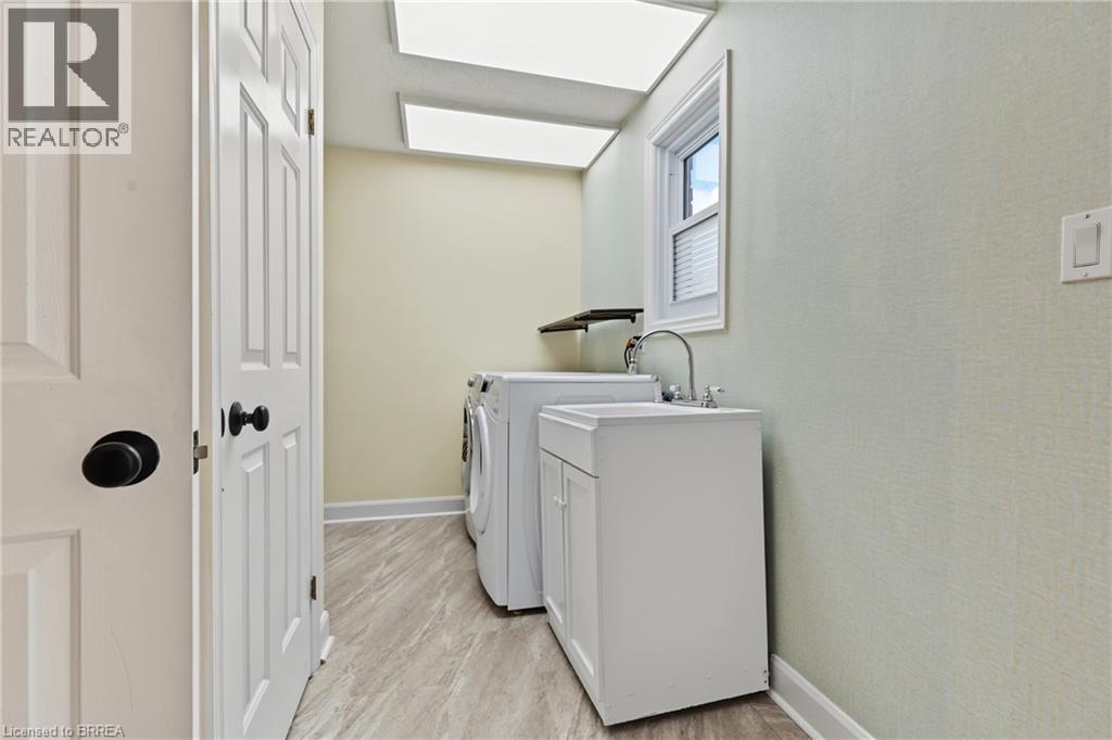 141 Race Street, Paris, Ontario  N3L 3X2 - Photo 11 - 40864909