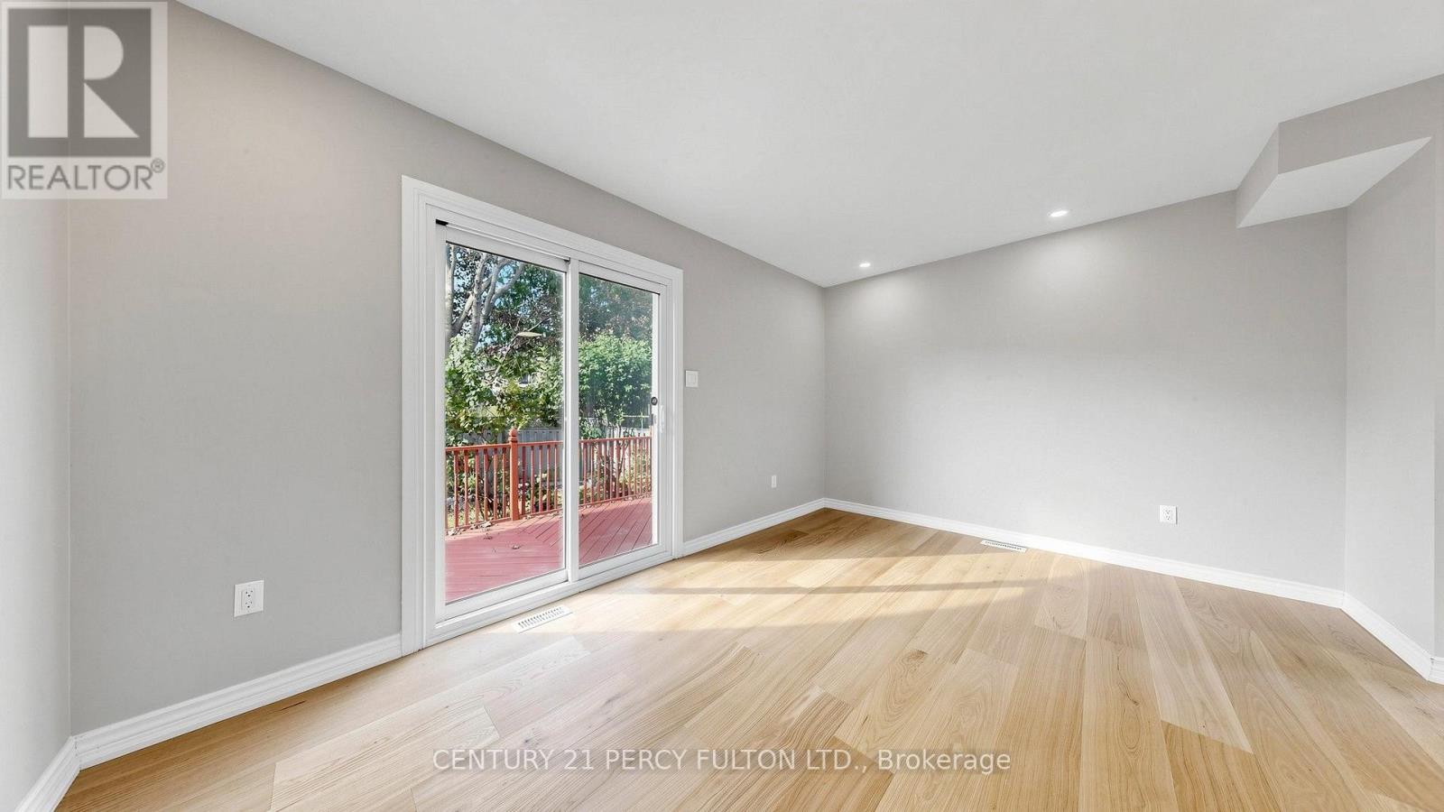 18 Tipton Crescent, Ajax, Ontario  L1T 2L1 - Photo 6 - E13813364