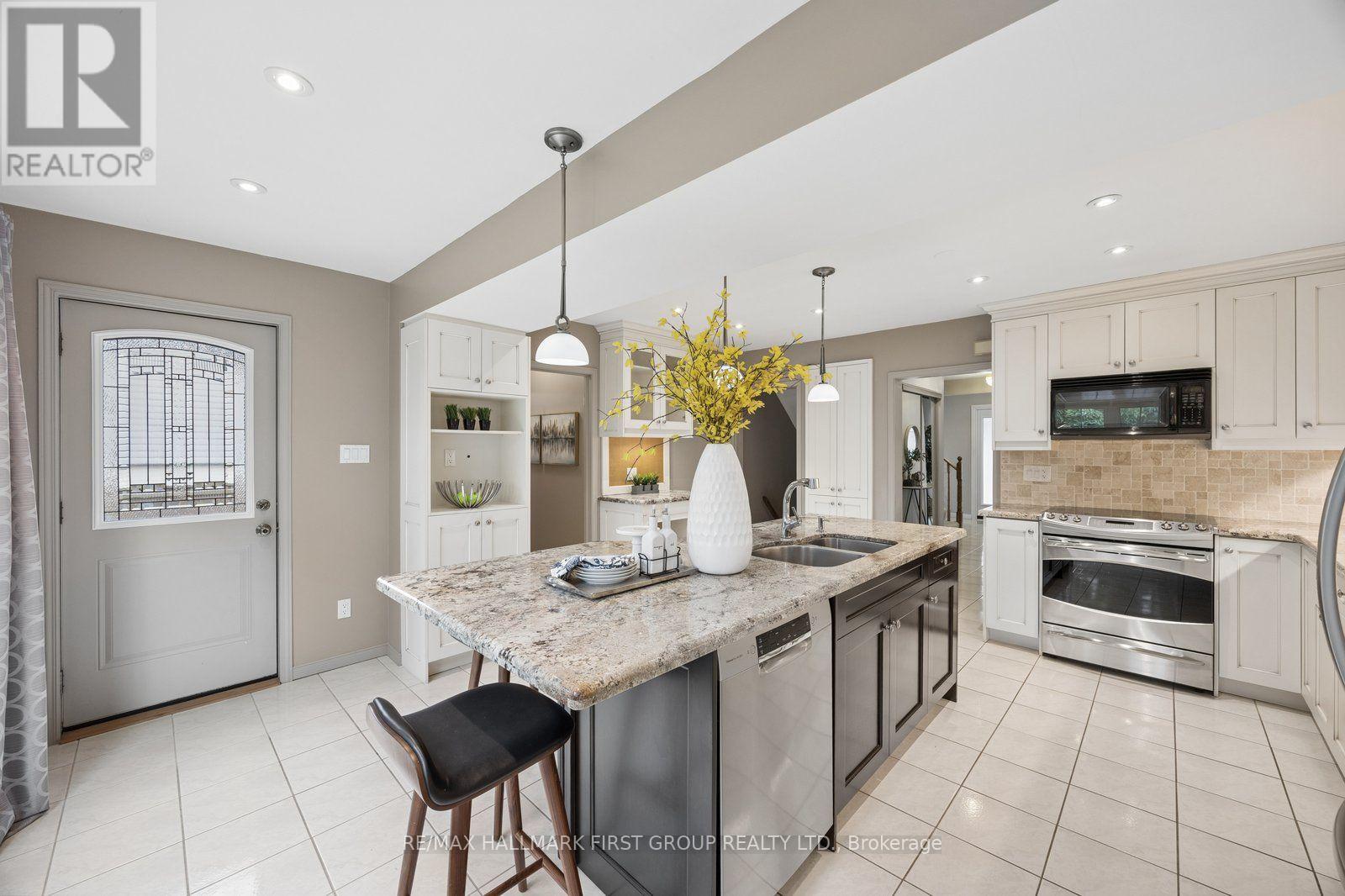 920 Essa Crescent, Pickering, Ontario  L1W 2J1 - Photo 15 - E13813406