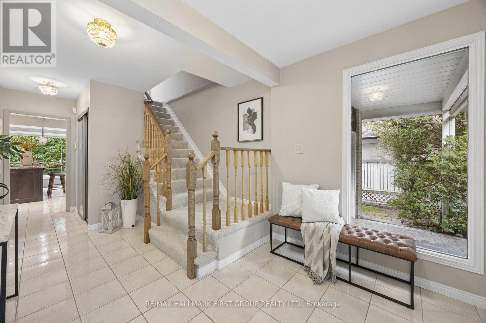 920 Essa Crescent, Pickering, Ontario  L1W 2J1 - Photo 4 - E13813406