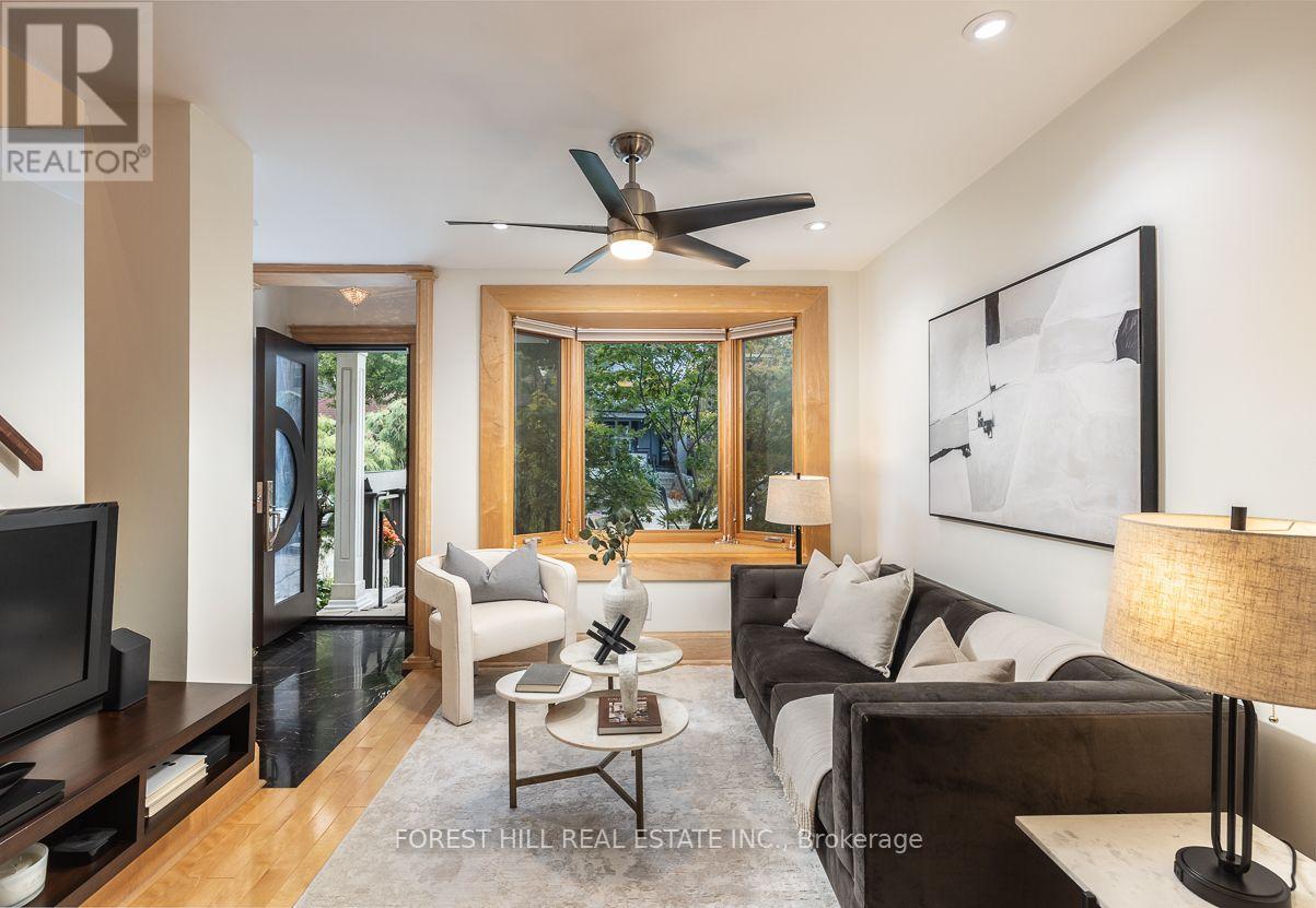 8 Wiley Avenue, Toronto, Ontario  M4J 3W4 - Photo 2 - E13813440