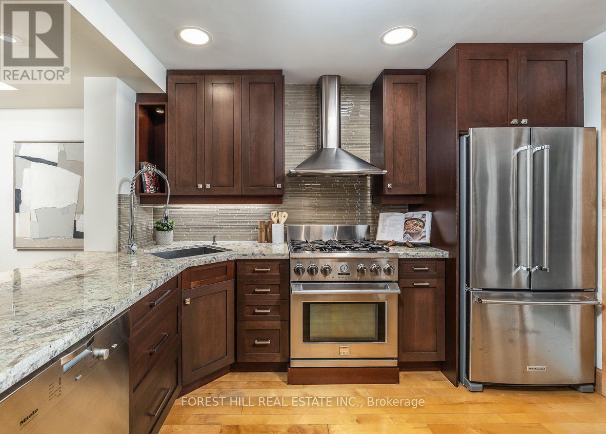 8 Wiley Avenue, Toronto, Ontario  M4J 3W4 - Photo 7 - E13813440