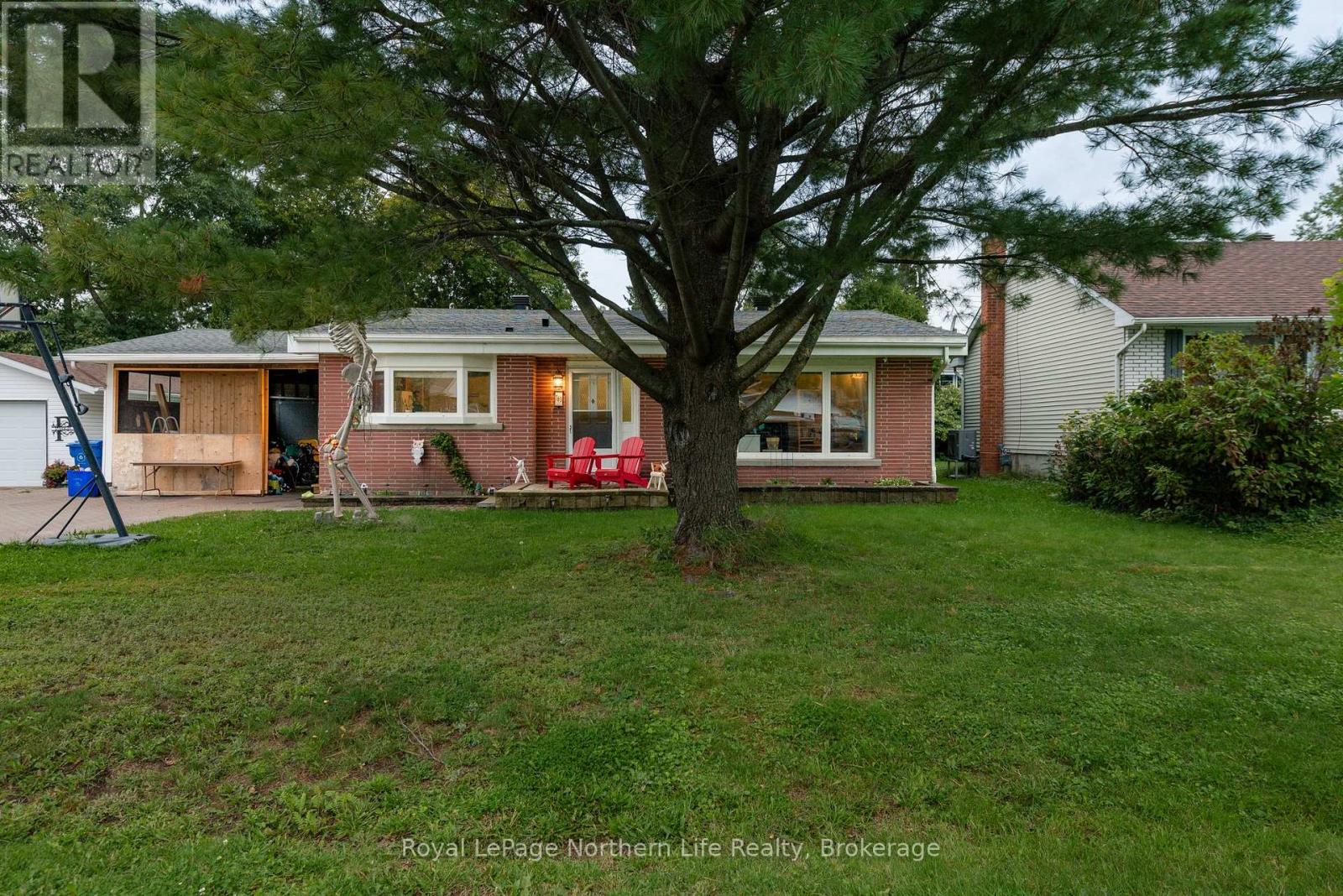 763 EASTWOOD AVENUE, North Bay, Ontario