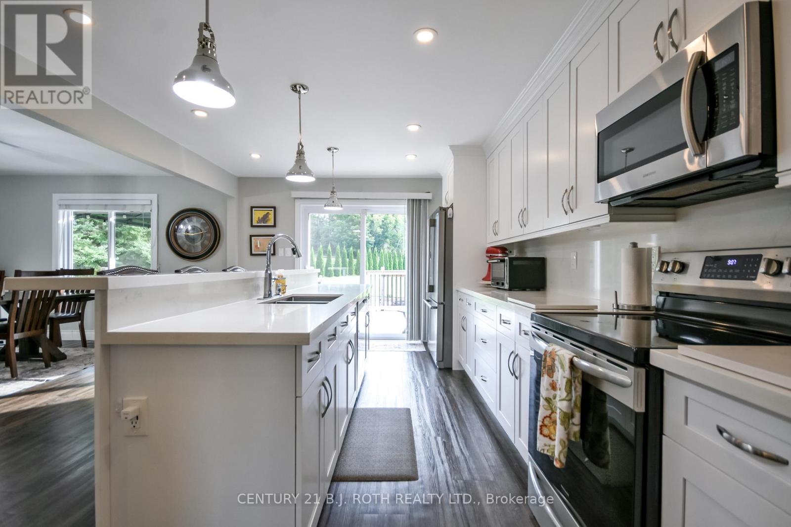 7 Orsi Drive, Oro-Medonte, Ontario  L3V 7Z7 - Photo 12 - S13813466