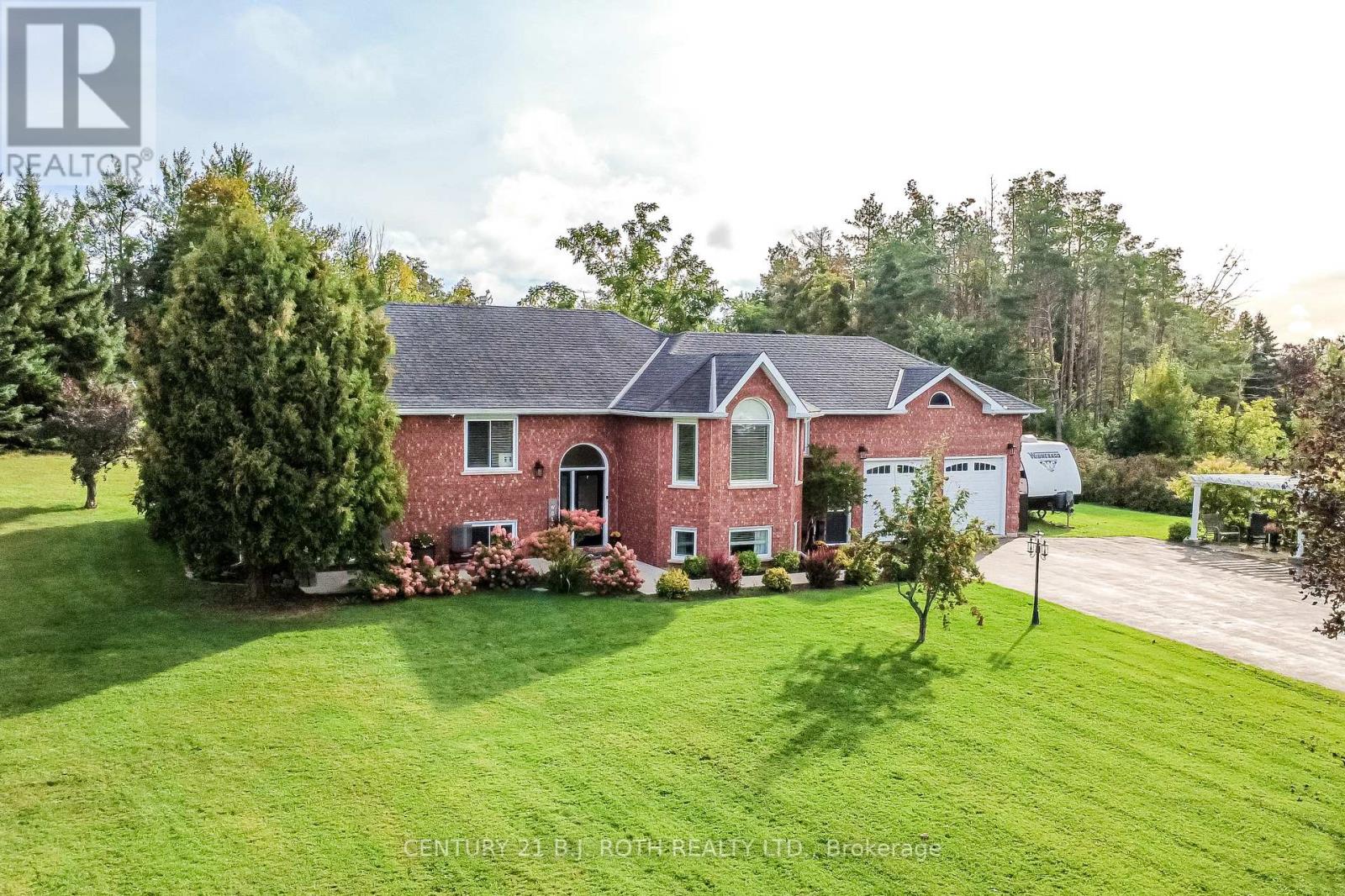 7 Orsi Drive, Oro-Medonte, Ontario  L3V 7Z7 - Photo 4 - S13813466