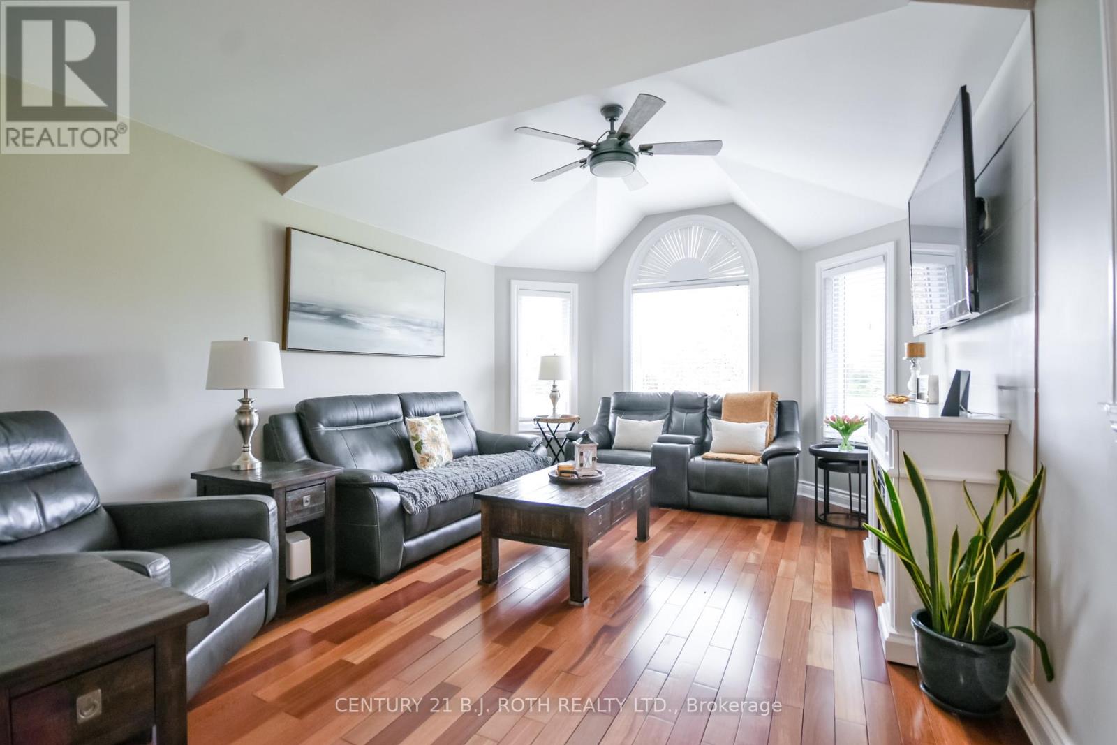 7 Orsi Drive, Oro-Medonte, Ontario  L3V 7Z7 - Photo 8 - S13813466