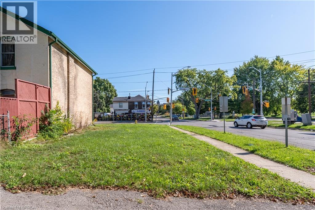 129 Erie Avenue, Brantford, Ontario  N3S 2G3 - Photo 14 - 40862672