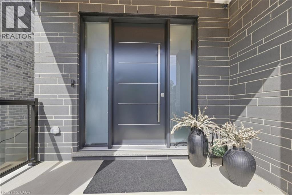 320 Otterbein Road, Kitchener, Ontario  N2B 0A7 - Photo 2 - 40864636