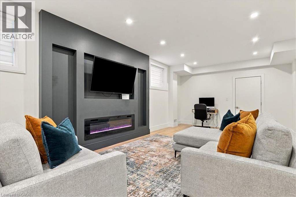320 Otterbein Road, Kitchener, Ontario  N2B 0A7 - Photo 40 - 40864636