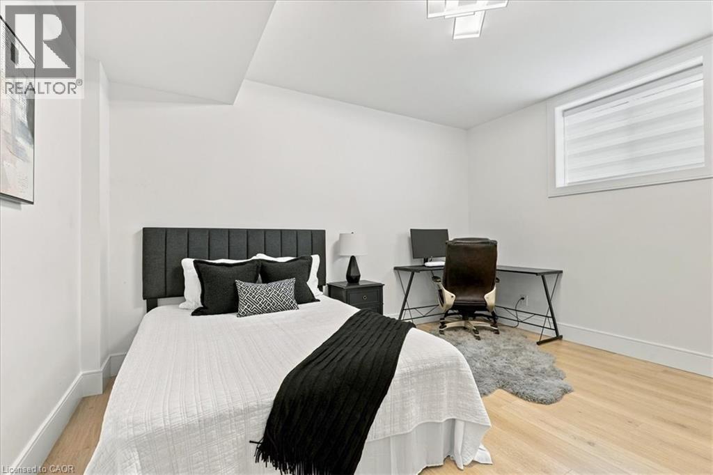 320 Otterbein Road, Kitchener, Ontario  N2B 0A7 - Photo 42 - 40864636