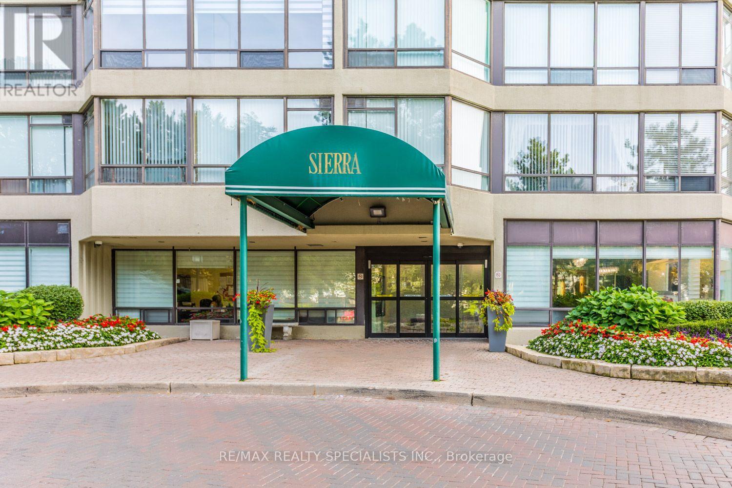 307 - 26 Hanover Road, Brampton, Ontario  L6S 4T2 - Photo 2 - W13813348