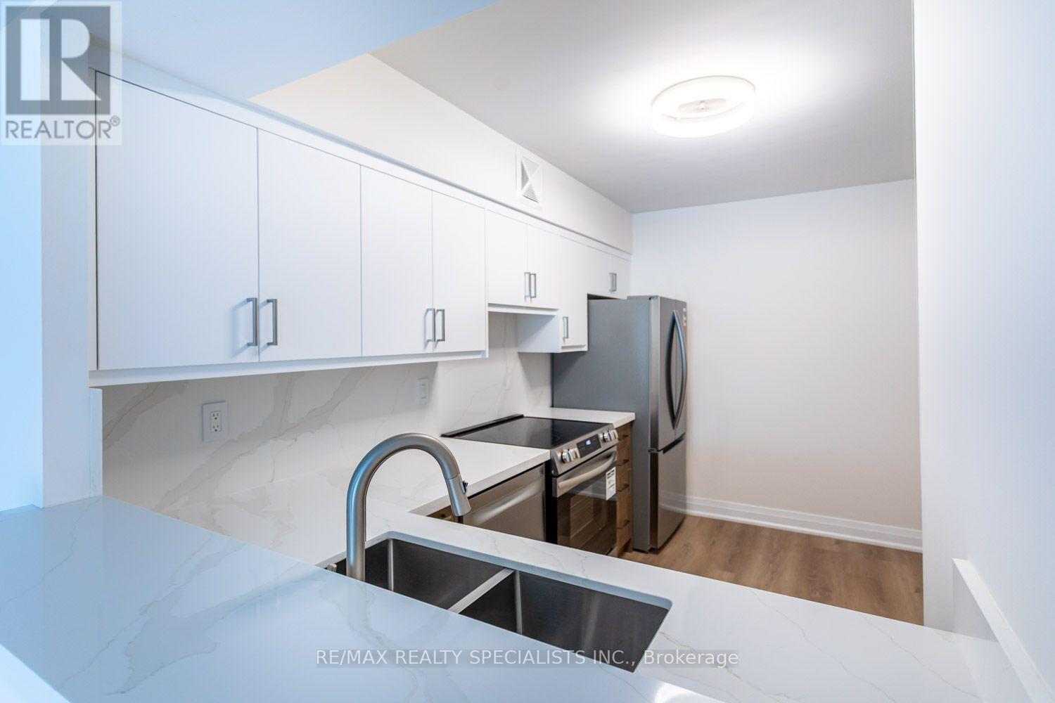 307 - 26 Hanover Road, Brampton, Ontario  L6S 4T2 - Photo 8 - W13813348