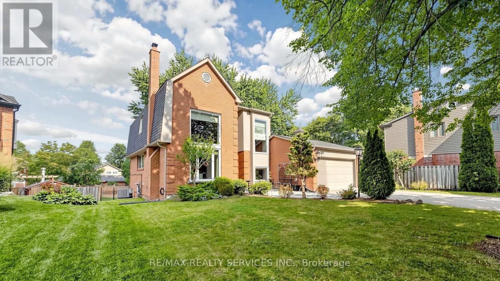 319 Dingle Court, Caledon, Ontario  L7E 4T2 - Photo 2 - W13813422