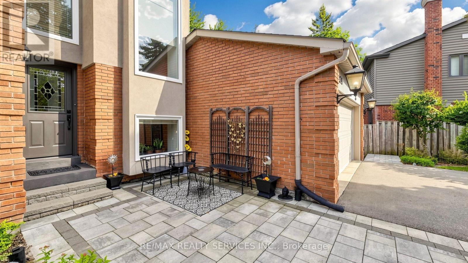 319 Dingle Court, Caledon, Ontario  L7E 4T2 - Photo 5 - W13813422
