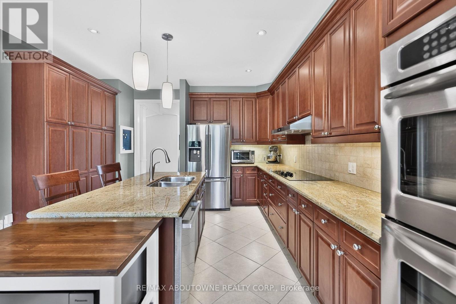 2269 Whitworth Drive, Oakville, Ontario  L6M 0B5 - Photo 12 - W13813472