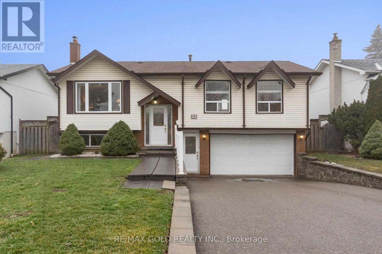 32 GLENFOREST ROAD, Brampton, Ontario