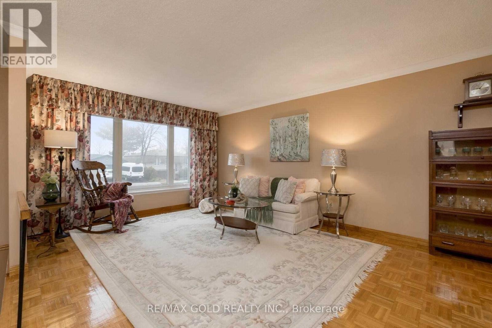 32 Glenforest Road, Brampton, Ontario  L6S 1K6 - Photo 6 - W13813496