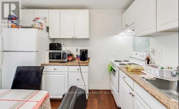 Upper - 2538 Weston Road, Toronto, Ontario  M9N 2A6 - Photo 10 - W13813498