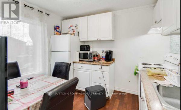 Upper - 2538 Weston Road, Toronto, Ontario  M9N 2A6 - Photo 3 - W13813498