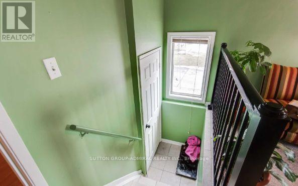 Upper - 2538 Weston Road, Toronto, Ontario  M9N 2A6 - Photo 5 - W13813498