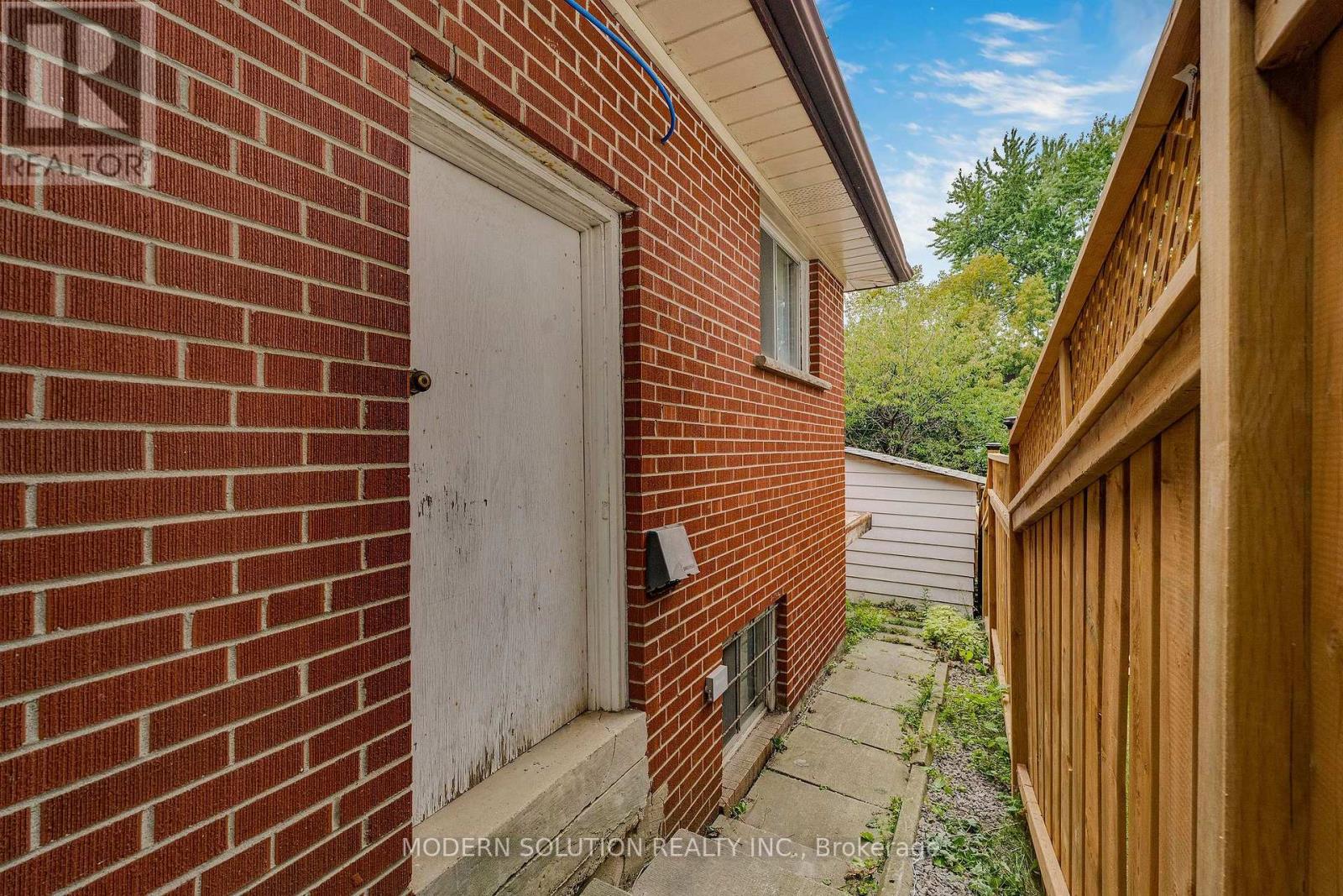114 Elmcrest Road, Toronto, Ontario  M9C 3R9 - Photo 40 - W13813512