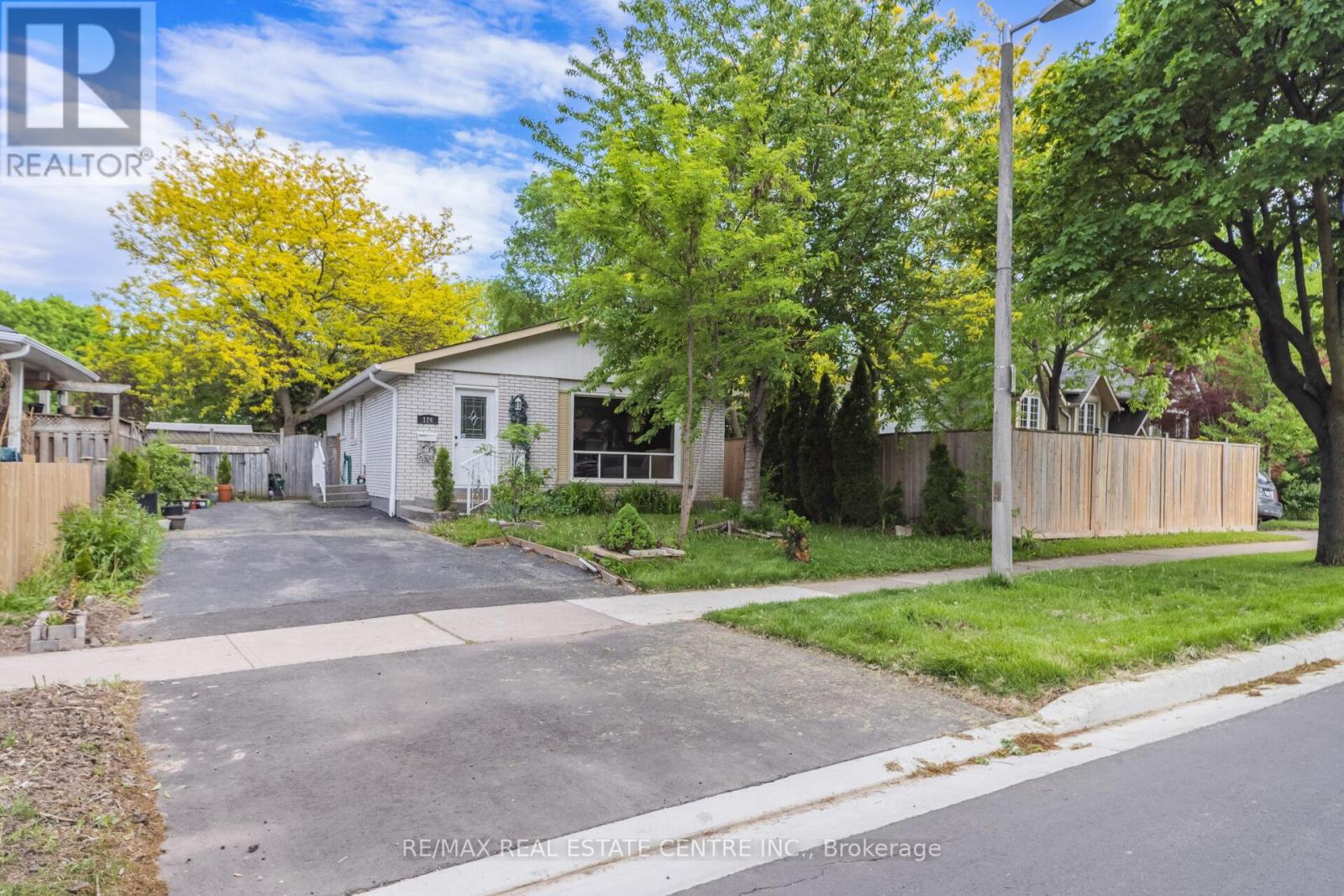(Basement) - 126 Culham Street, Oakville, Ontario  L6H 1G5 - Photo 2 - W13813514