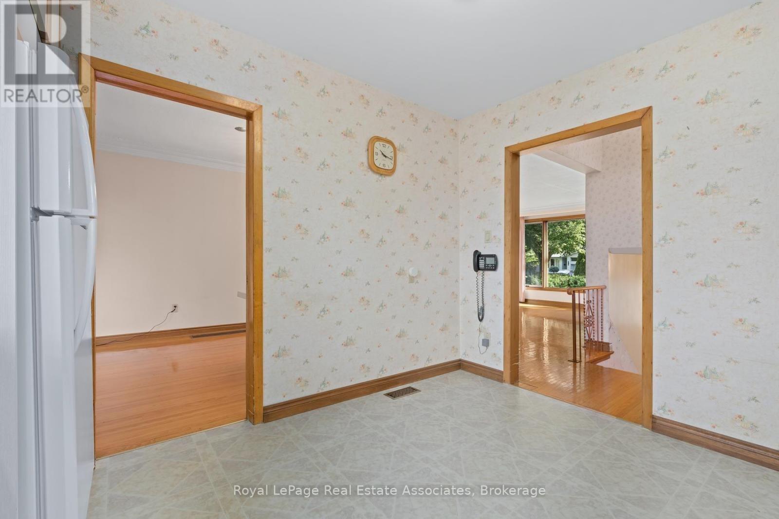59 Alanmeade Crescent, Toronto, Ontario M9B 2H2 - Photo 13 - W13813540