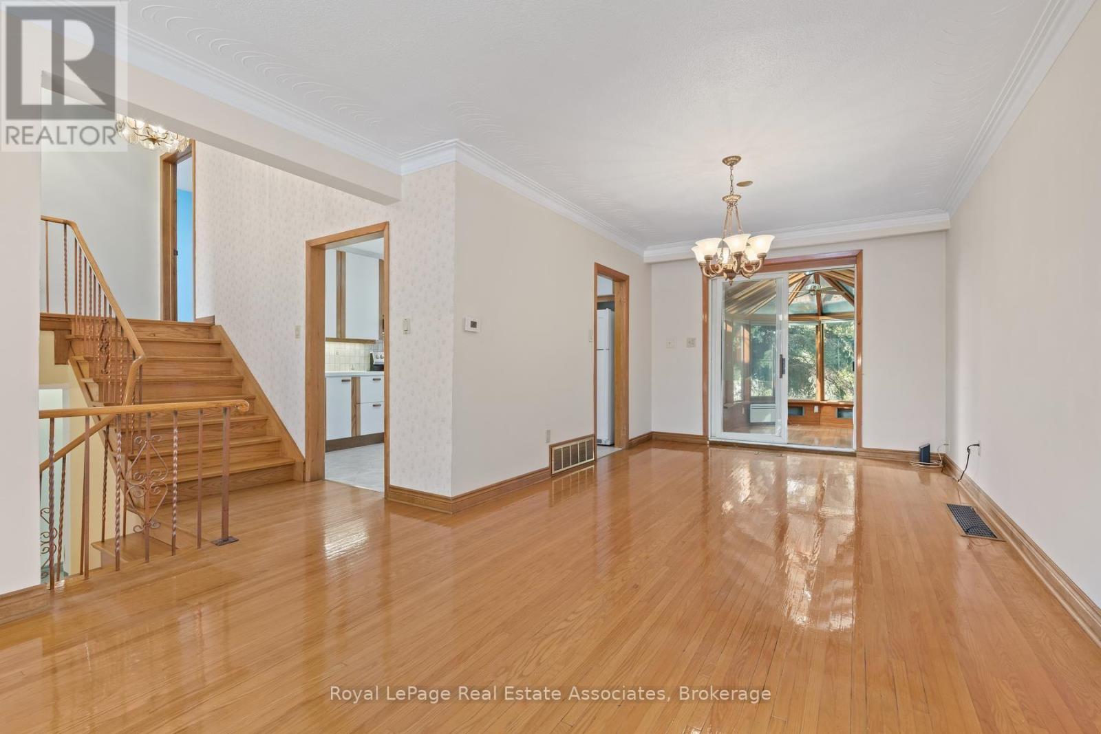 59 Alanmeade Crescent, Toronto, Ontario M9B 2H2 - Photo 16 - W13813540