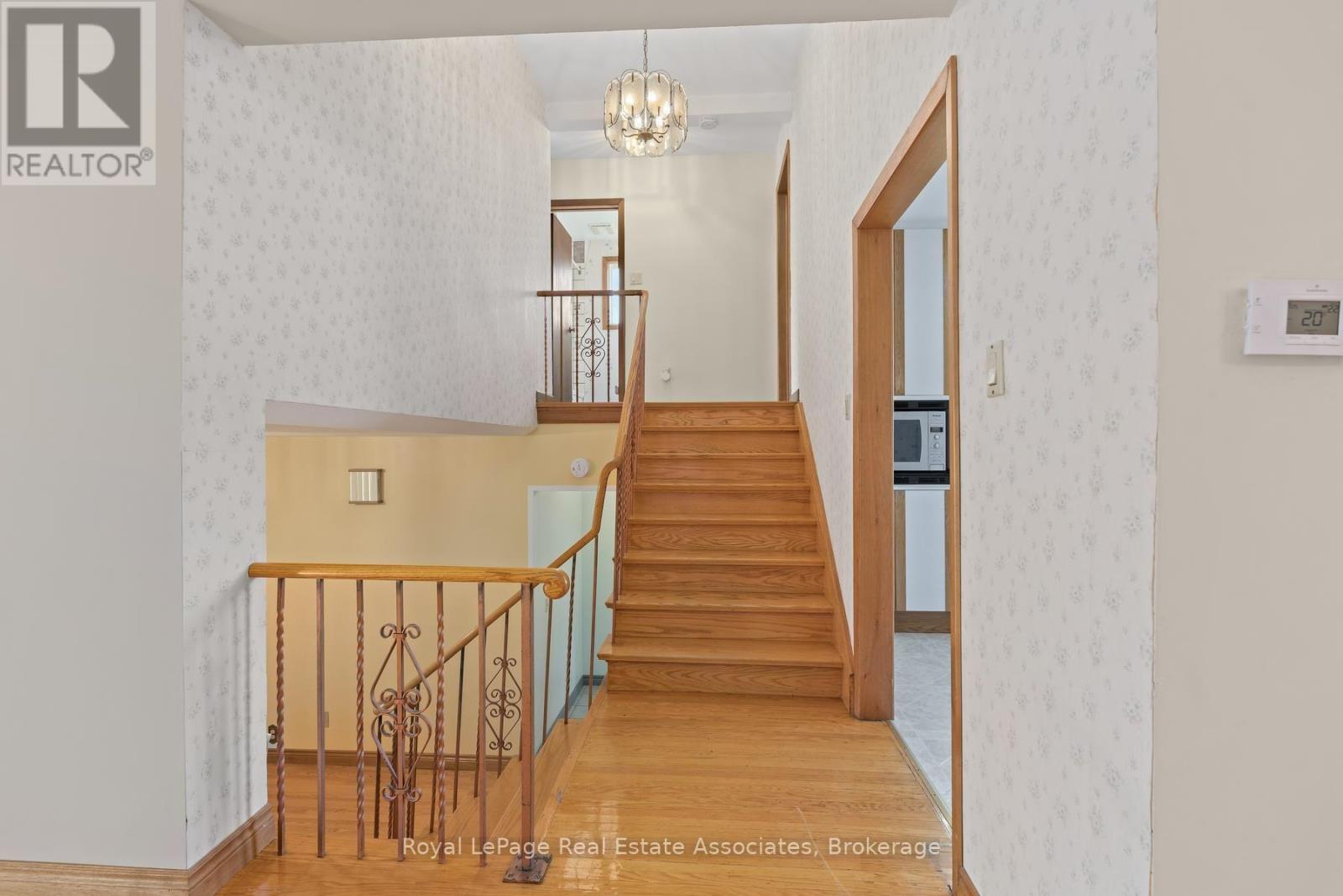 59 Alanmeade Crescent, Toronto, Ontario M9B 2H2 - Photo 19 - W13813540