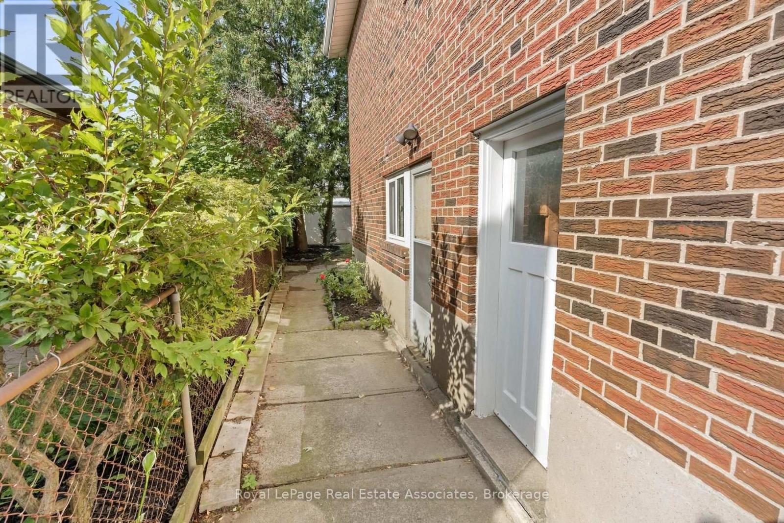 59 Alanmeade Crescent, Toronto, Ontario M9B 2H2 - Photo 29 - W13813540