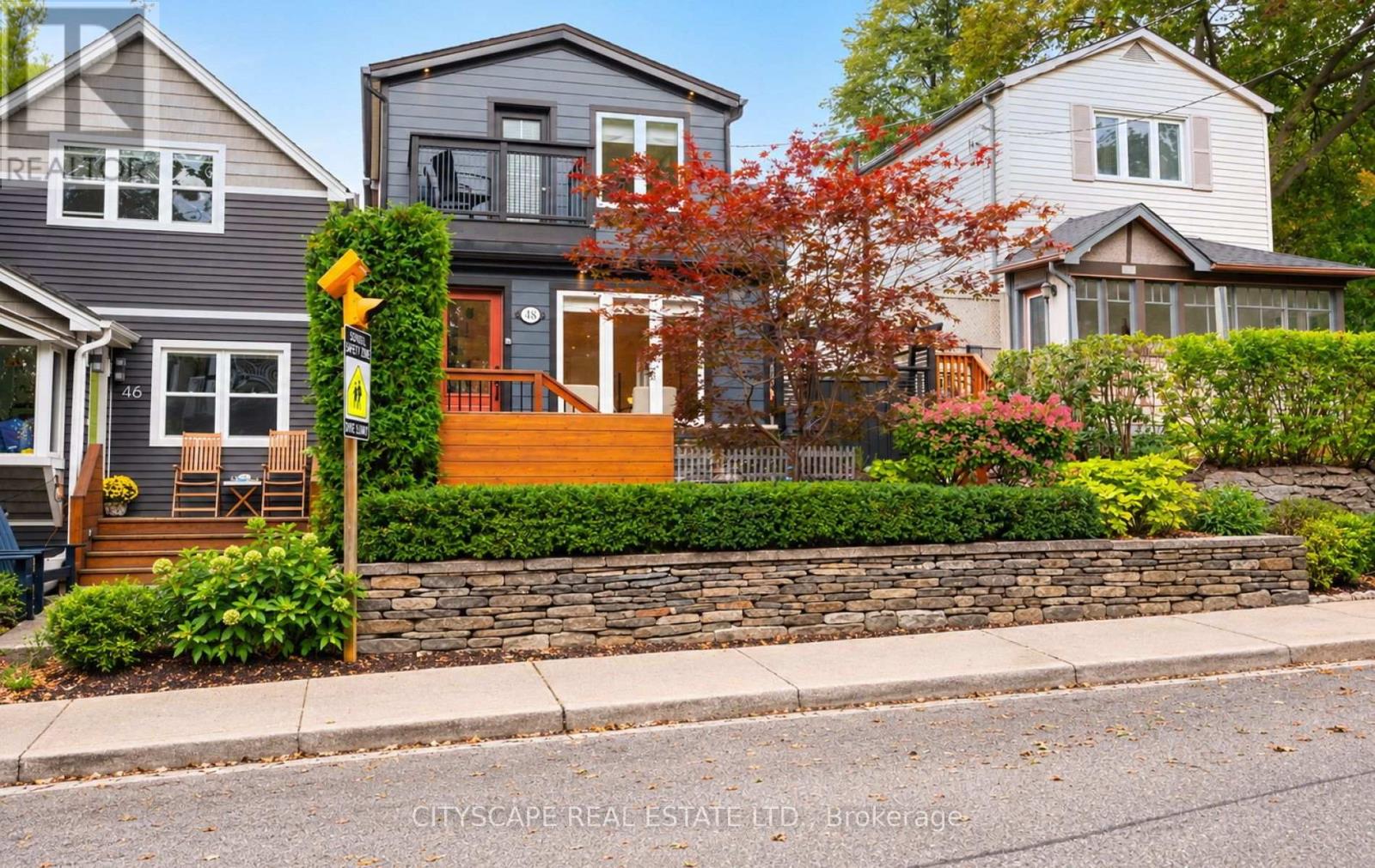 48 Golfview Avenue, Toronto, Ontario  M4E 2K1 - Photo 2 - E13809990