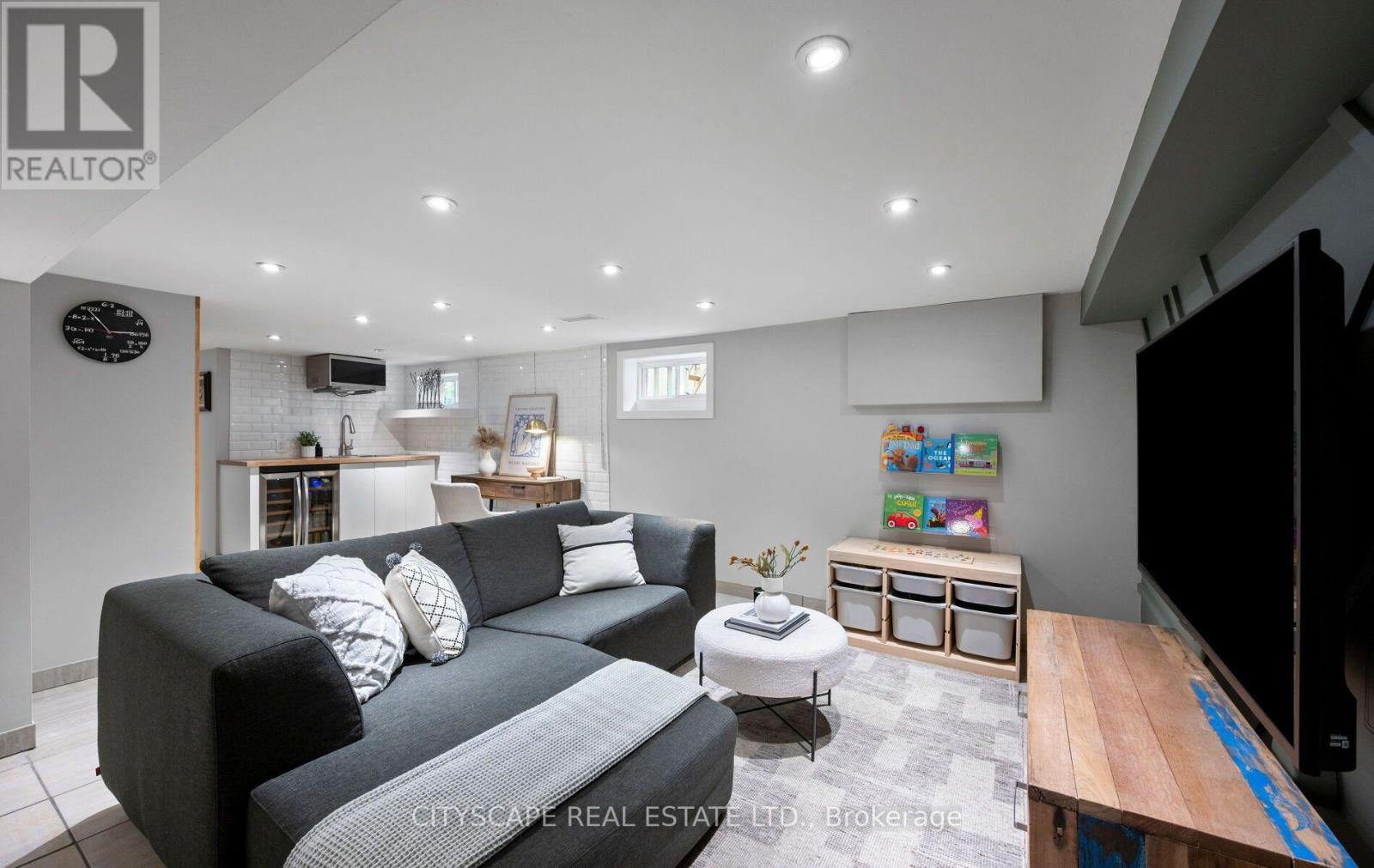 48 Golfview Avenue, Toronto, Ontario  M4E 2K1 - Photo 30 - E13809990