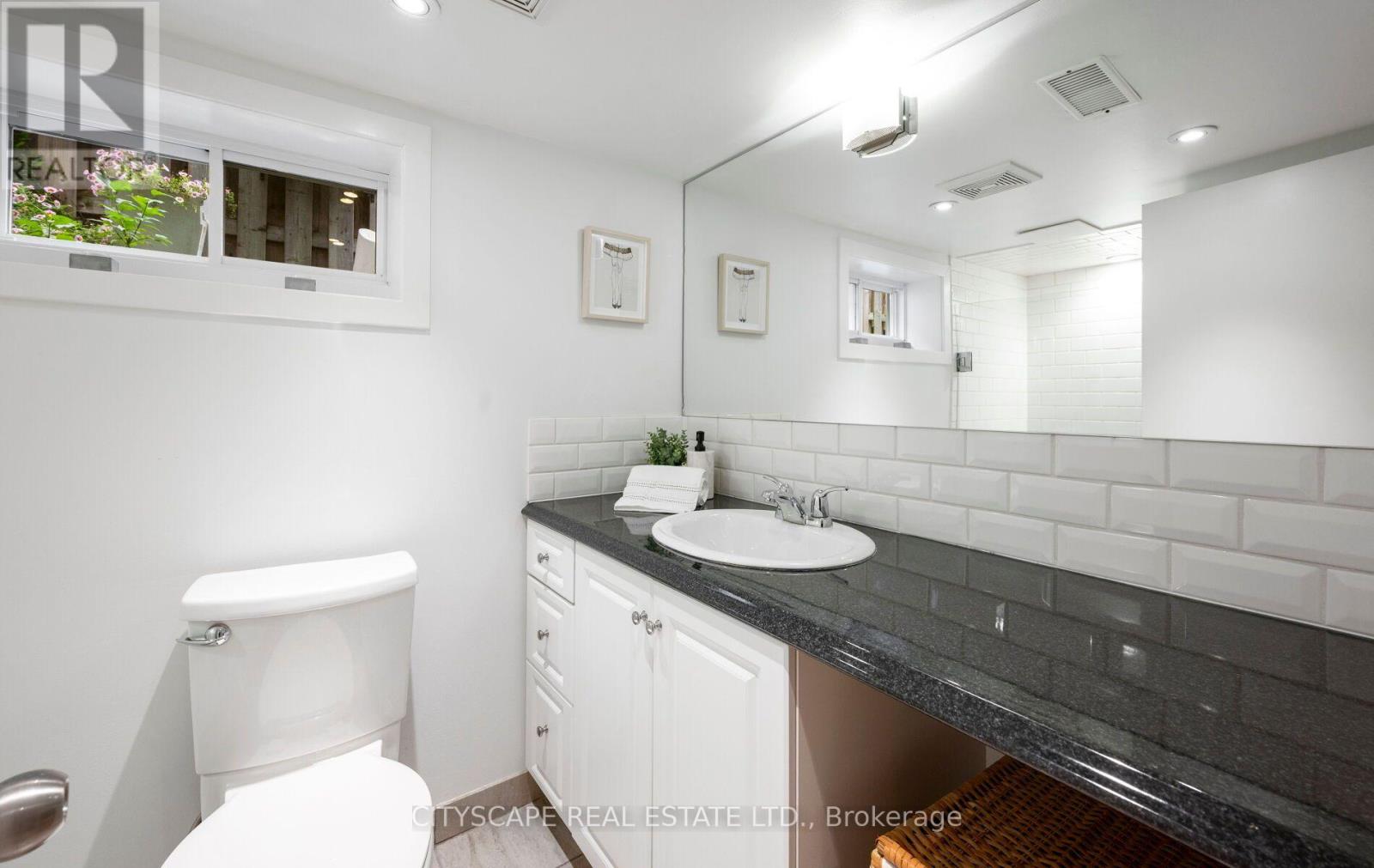48 Golfview Avenue, Toronto, Ontario  M4E 2K1 - Photo 34 - E13809990