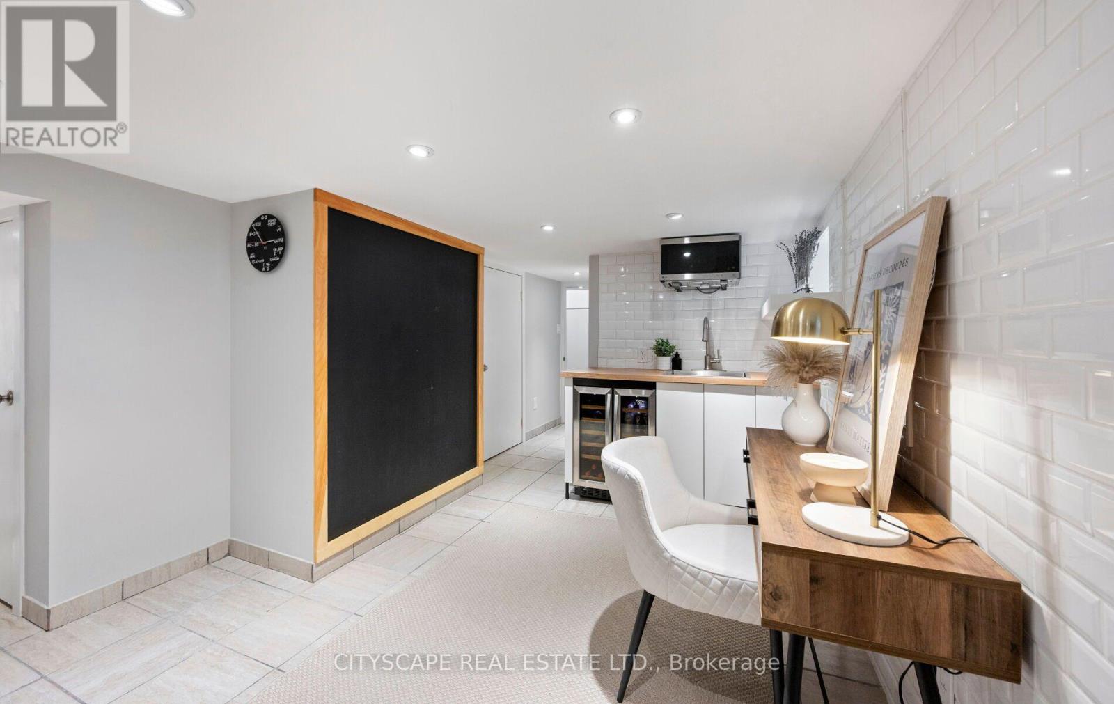 48 Golfview Avenue, Toronto, Ontario  M4E 2K1 - Photo 29 - E13809990