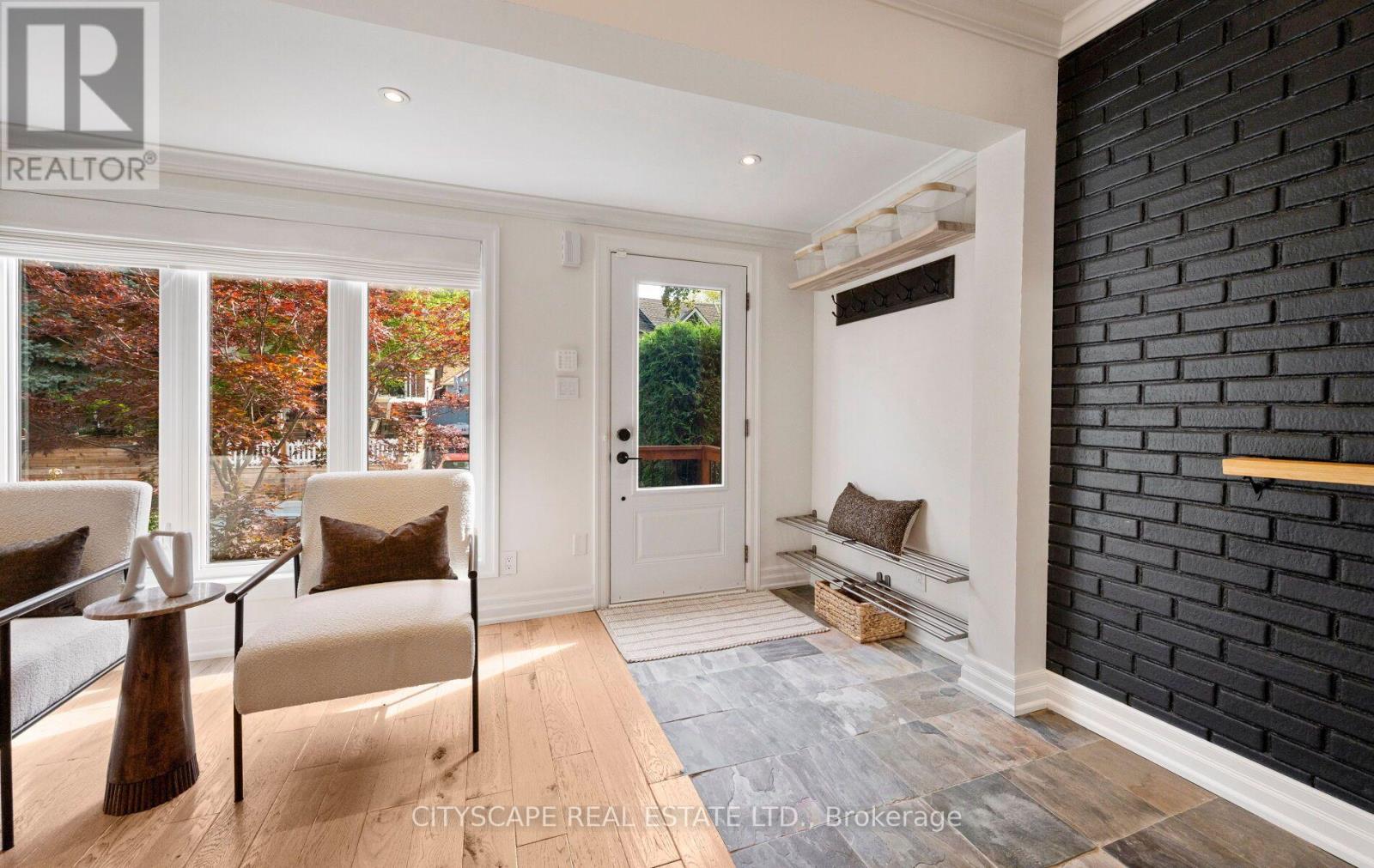48 Golfview Avenue, Toronto, Ontario  M4E 2K1 - Photo 7 - E13809990