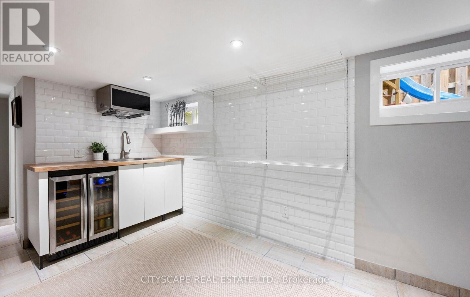 48 Golfview Avenue, Toronto, Ontario  M4E 2K1 - Photo 28 - E13809990