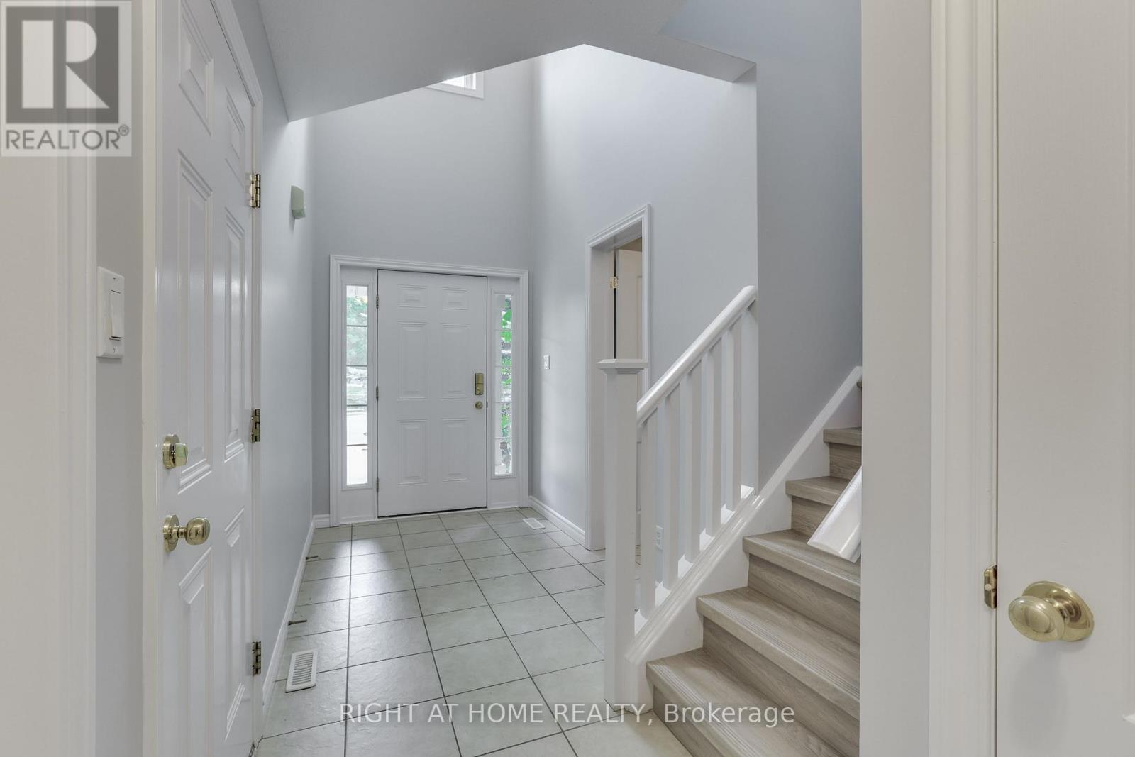 2206 Coronation Drive, London North, Ontario  N6G 0B9 - Photo 4 - X13813376