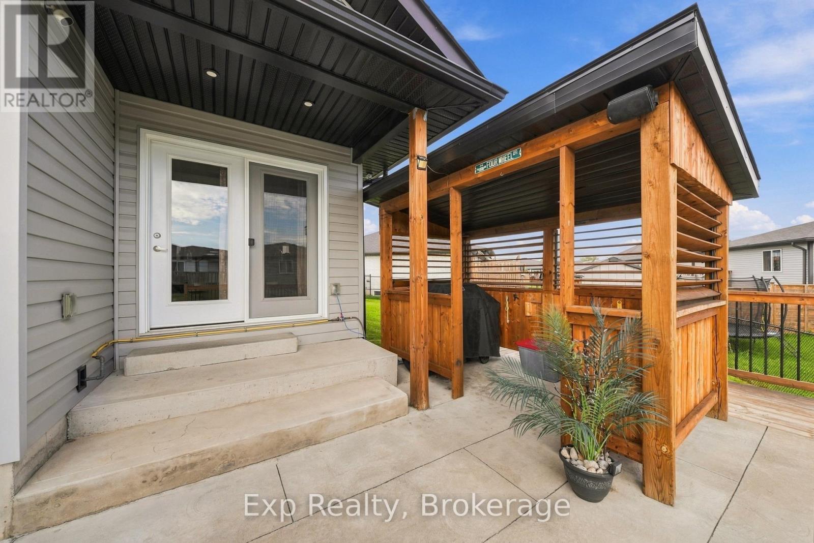 14 LEHTINEN CRESCENT photo 27