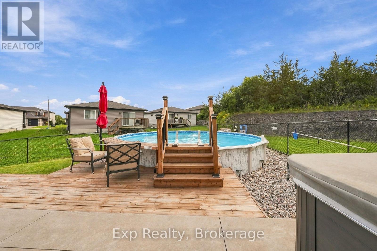 14 LEHTINEN CRESCENT photo 34