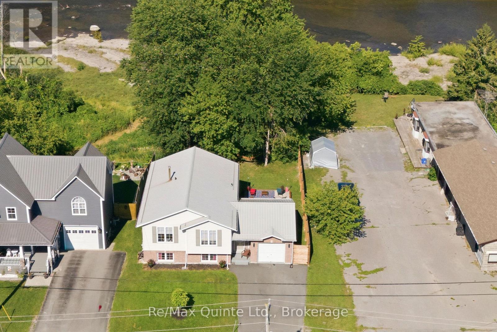 111 CANNIFTON ROAD N, Belleville, Ontario