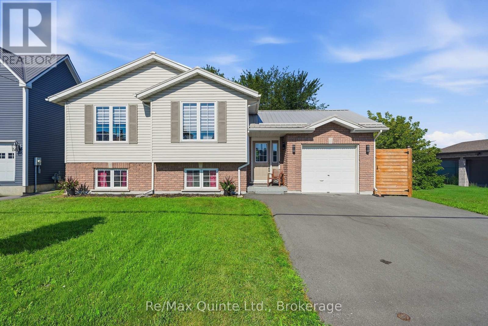 111 Cannifton Road N, Belleville, Ontario  K0K 1K0 - Photo 2 - X13813140