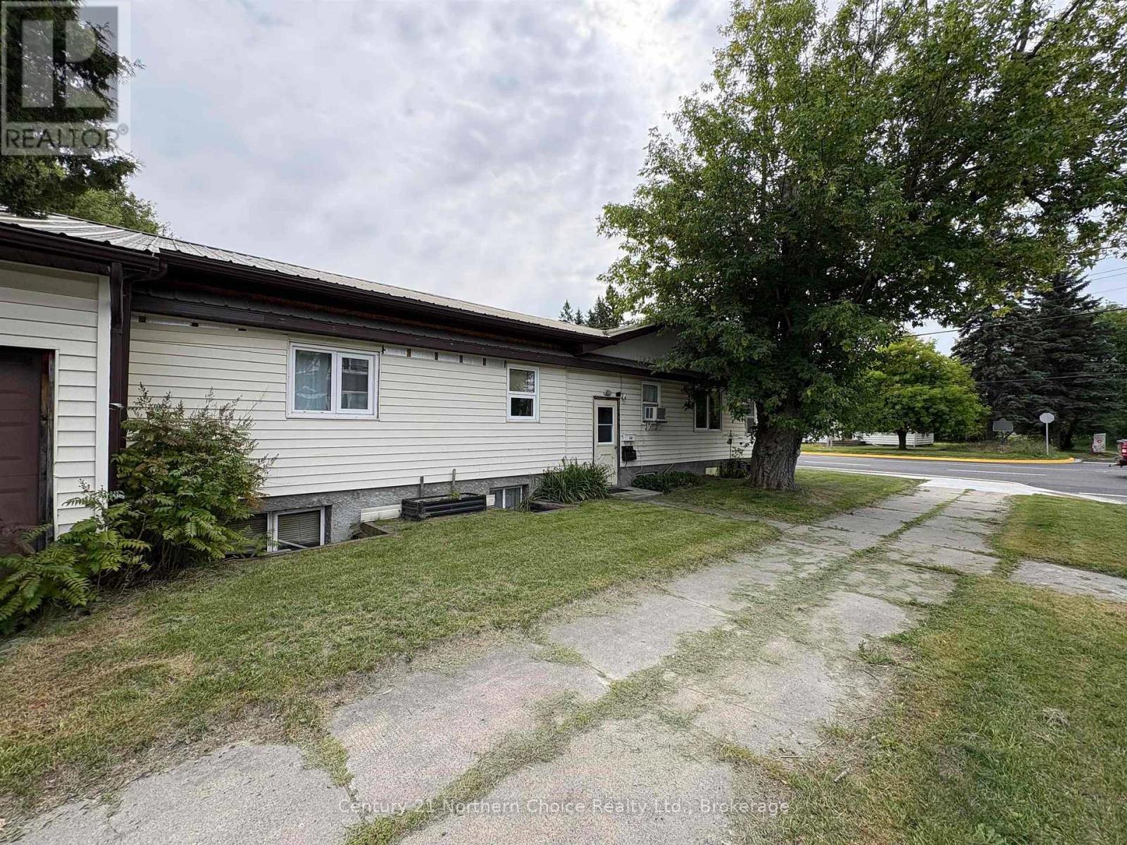 160-166 Third Street W, Fort Frances, Ontario  P9A 3A3 - Photo 8 - X13707918