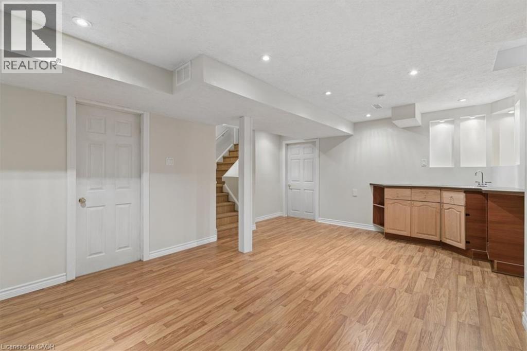 2524 Logan Avenue, Oakville, Ontario  L6H 6S2 - Photo 35 - 40864942