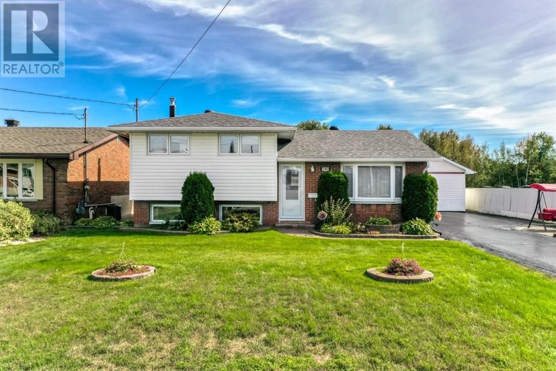 290 Cote Avenue, Chelmsford, Ontario   - Photo 2 - 2130506