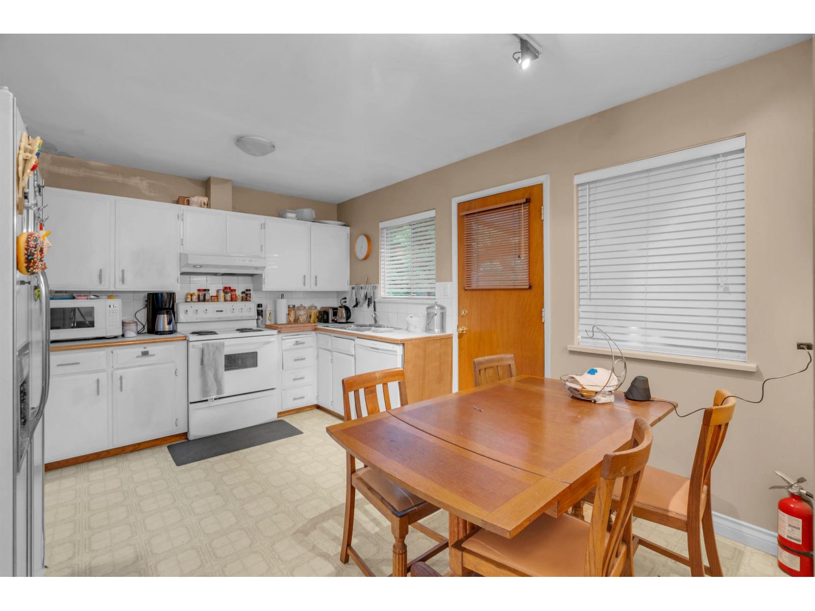 15102 Pheasant Drive, Surrey, British Columbia  V3R 4X5 - Photo 4 - R3167573