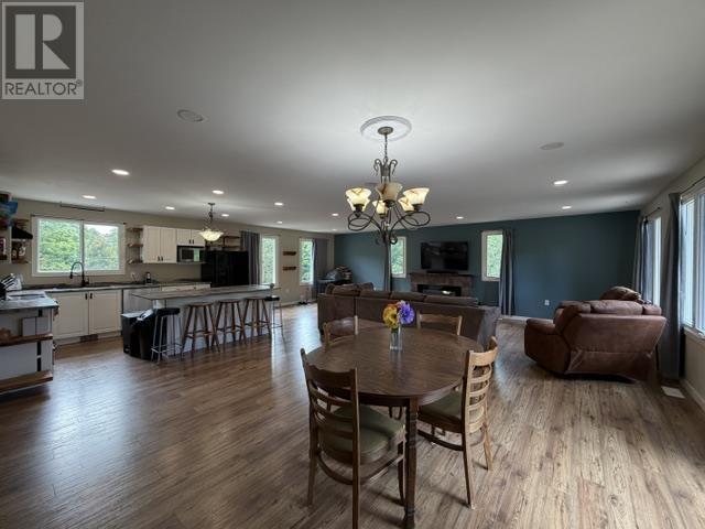 1049 Allen Side Rd, Sault Ste. Marie, Ontario  P6A 5K8 - Photo 3 - SM261547
