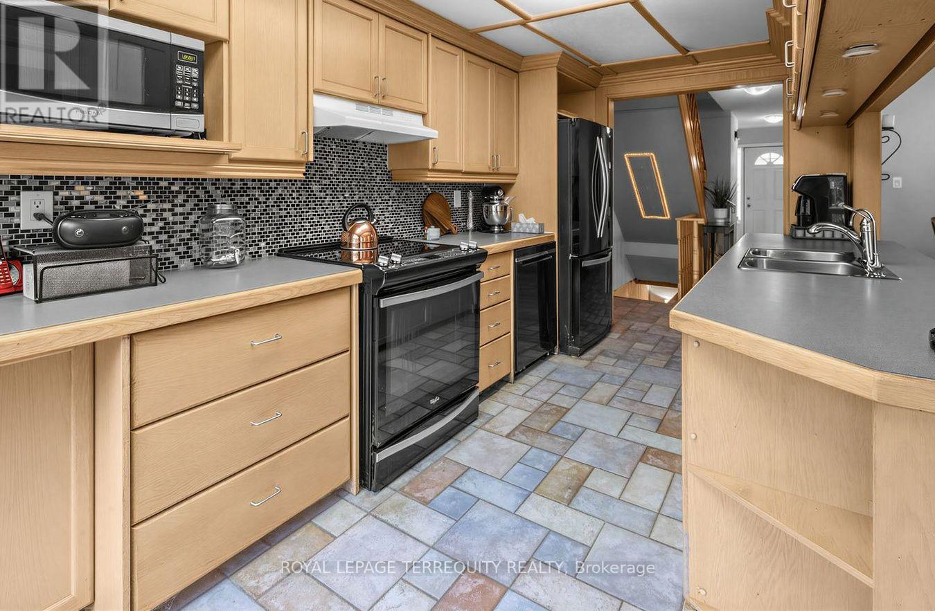 19 - 1330 TROWBRIDGE DRIVE photo 11