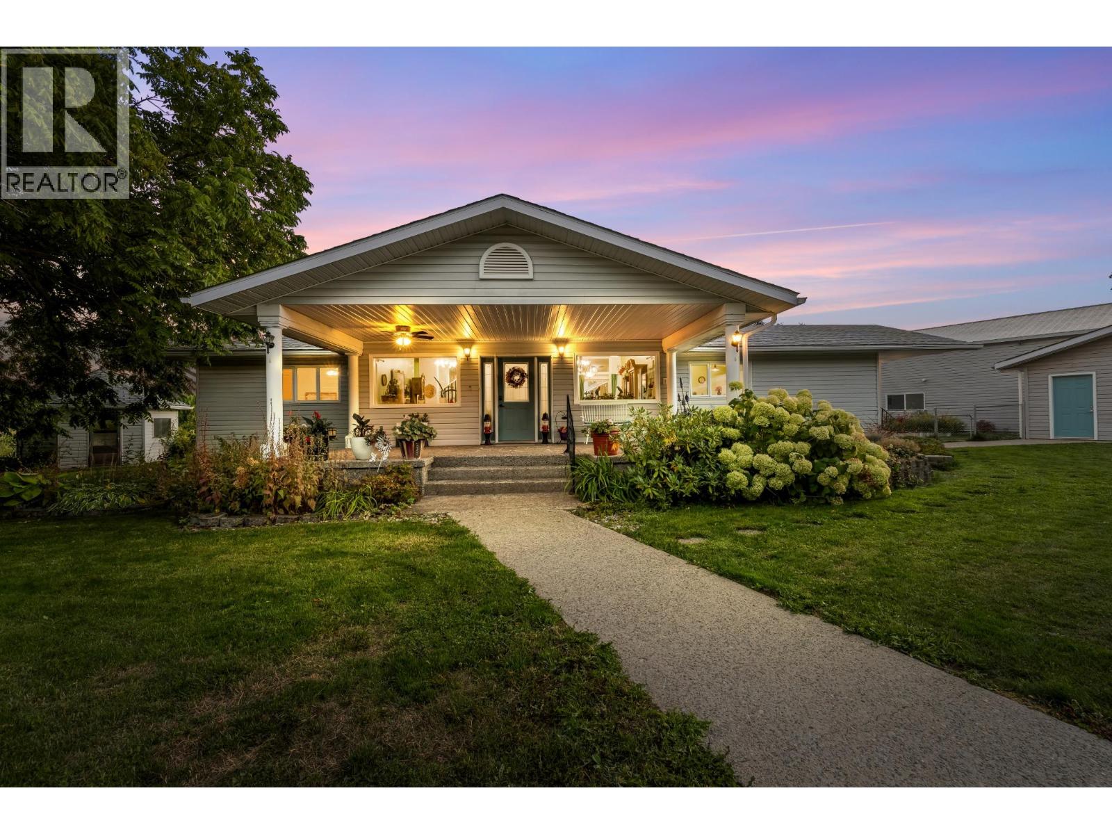 409 33RD Avenue, Creston, British Columbia